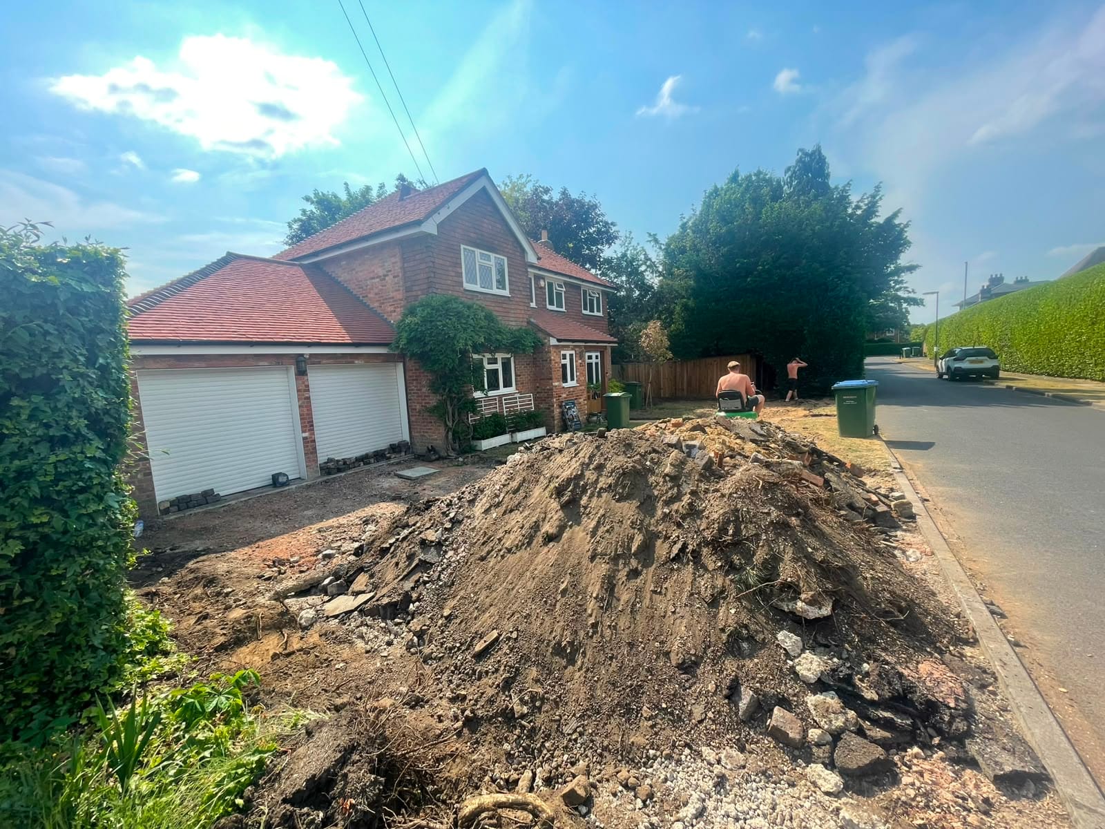Driveway, patio and landscaping project by Hills Driveways & Patios