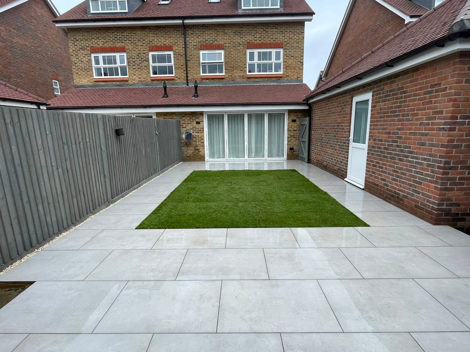 Driveway, patio and landscaping project by Hills Driveways & Patios