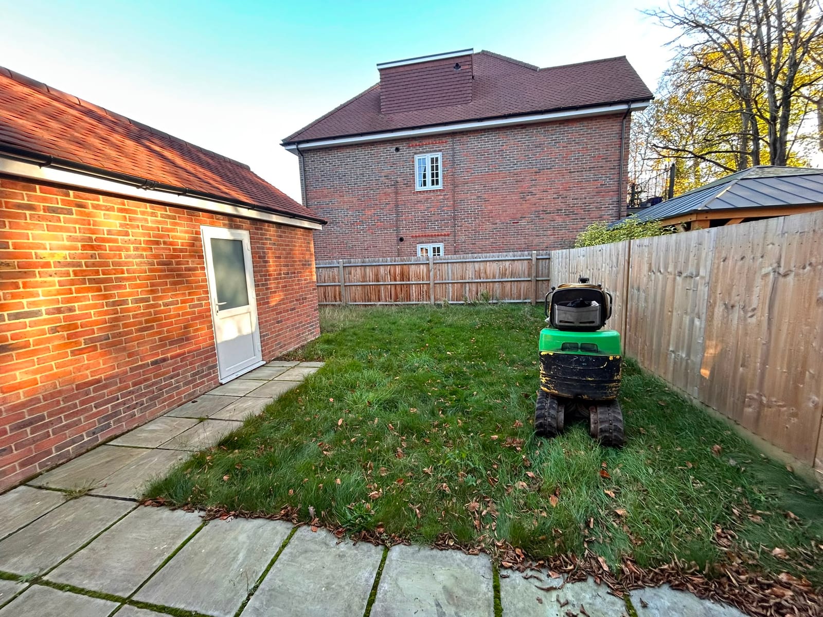 Driveway, patio and landscaping project by Hills Driveways & Patios