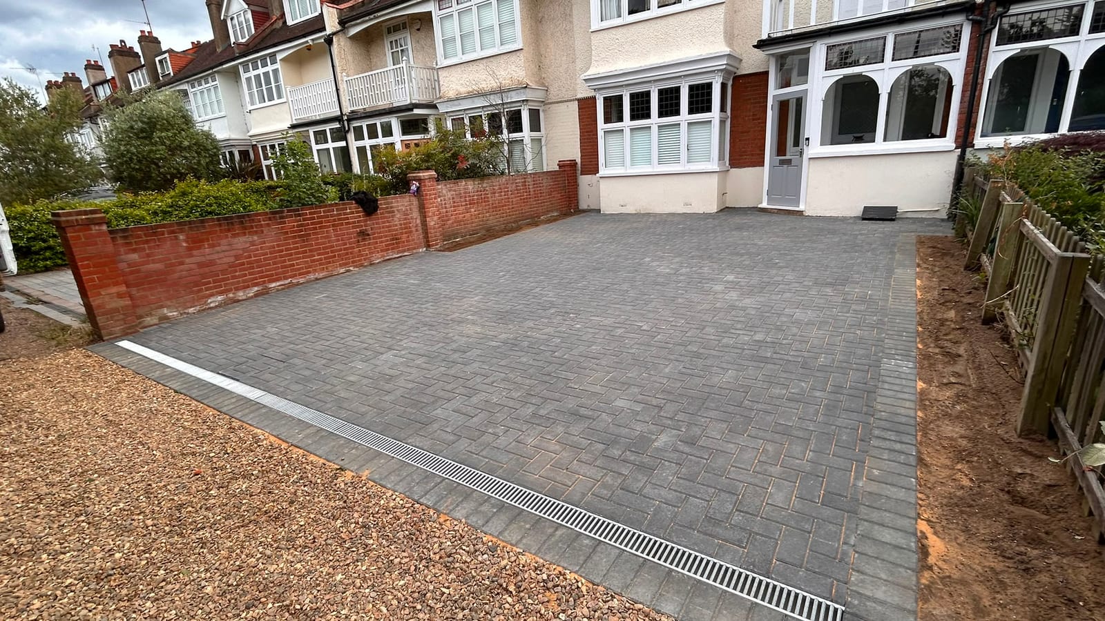 Driveway Cleaning by Hills Driveways & Patios
